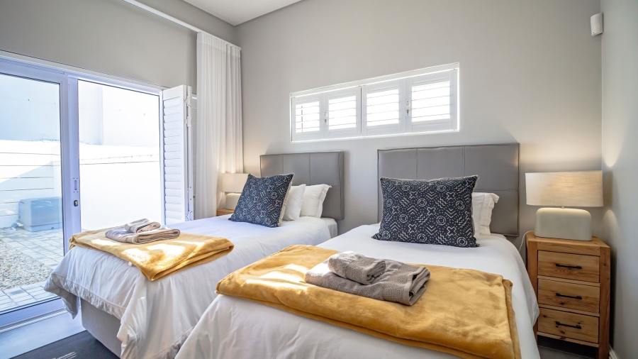 4 Bedroom Property for Sale in Pearl Bay Western Cape